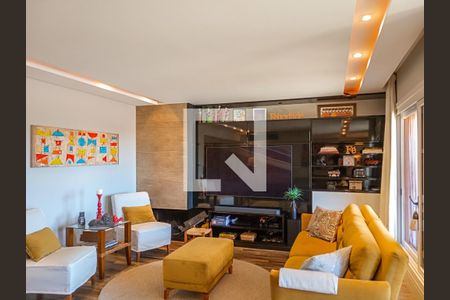 Sala de casa de condomínio à venda com 3 quartos, 404m² em Cristal, Porto Alegre