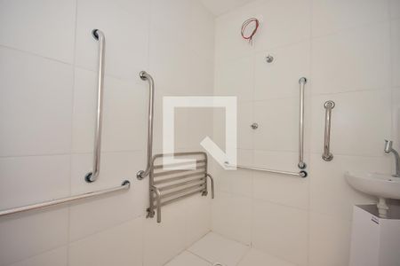 Banheiro de kitnet/studio para alugar com 1 quarto, 17m² em Vila Andrade, São Paulo