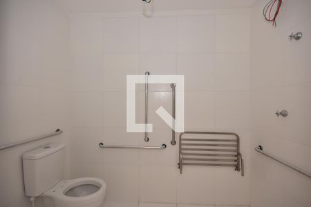 Banheiro de kitnet/studio para alugar com 1 quarto, 17m² em Vila Andrade, São Paulo