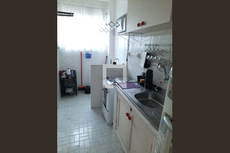 Cozinha de apartamento para alugar com 1 quarto, 60m² em Guilhermina, Praia Grande