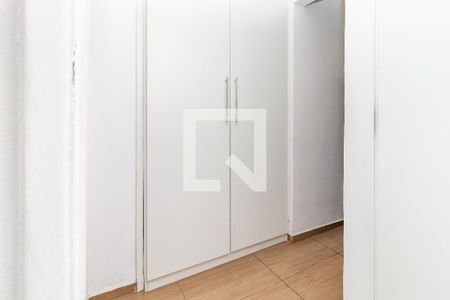 Roupeiro / Corredor de apartamento à venda com 2 quartos, 75m² em Água Branca, São Paulo