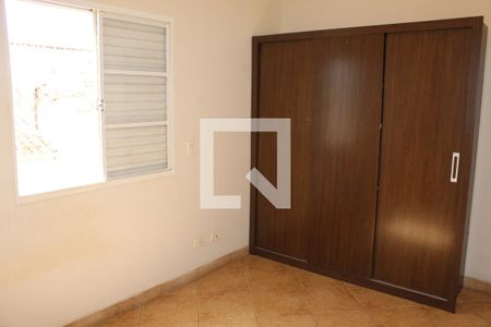 Quarto 2 de casa de condomínio para alugar com 2 quartos, 68m² em Chácara Canta Galo, Cotia