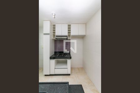 Cozinha de apartamento para alugar com 2 quartos, 48m² em Cabral, Contagem