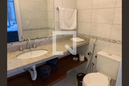 Banheiro da Suíte de apartamento para alugar com 2 quartos, 85m² em Lagoa Pequena, Florianópolis