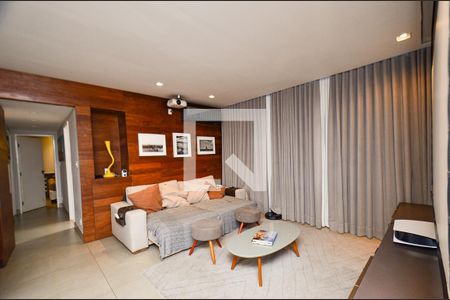 Sala de apartamento à venda com 3 quartos, 80m² em Santa Efigênia, Belo Horizonte