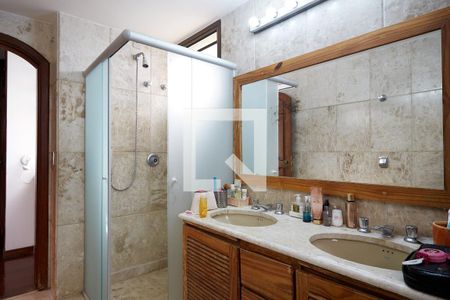 Apartamento à venda com 240m², 4 quartos e 3 vagas Apartamento à venda com 240m², 4 quartos e 3 vagasQuarto 01