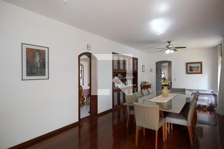 Apartamento à venda com 240m², 4 quartos e 3 vagas Apartamento à venda com 240m², 4 quartos e 3 vagasSala