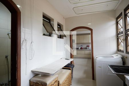 Apartamento à venda com 240m², 4 quartos e 3 vagas Apartamento à venda com 240m², 4 quartos e 3 vagasÁrea de Serviço