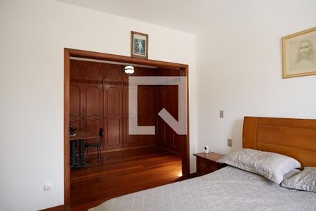 Apartamento à venda com 240m², 4 quartos e 3 vagas Apartamento à venda com 240m², 4 quartos e 3 vagasQuarto 01