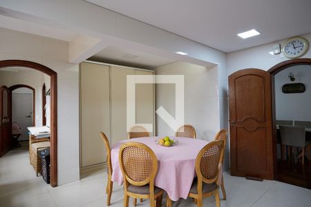 Apartamento à venda com 240m², 4 quartos e 3 vagas Apartamento à venda com 240m², 4 quartos e 3 vagasCozinha