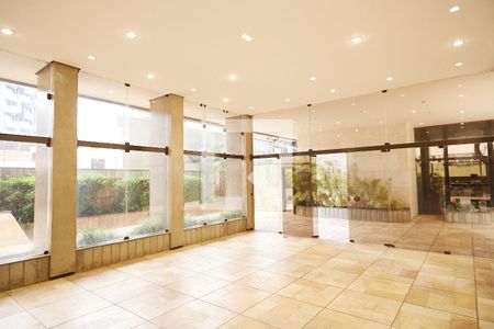 Apartamento à venda com 240m², 4 quartos e 3 vagas Apartamento à venda com 240m², 4 quartos e 3 vagasÁrea comum