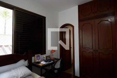 Apartamento à venda com 240m², 4 quartos e 3 vagas Apartamento à venda com 240m², 4 quartos e 3 vagasQuarto 02