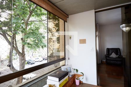 Apartamento à venda com 240m², 4 quartos e 3 vagas Apartamento à venda com 240m², 4 quartos e 3 vagasSacada