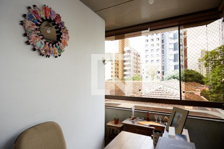 Apartamento à venda com 240m², 4 quartos e 3 vagas Apartamento à venda com 240m², 4 quartos e 3 vagasSacada