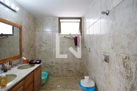 Apartamento à venda com 240m², 4 quartos e 3 vagas Apartamento à venda com 240m², 4 quartos e 3 vagasQuarto 01