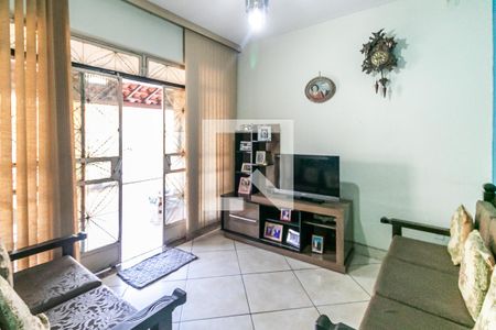 Sala de casa à venda com 5 quartos, 300m² em Vila Perola, Contagem