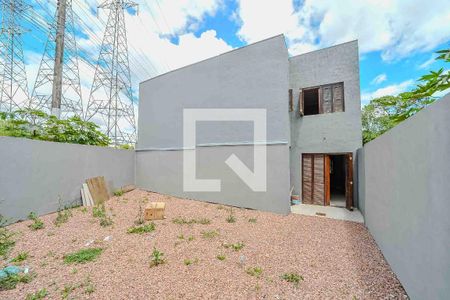 Casa à venda com 120m², 3 quartos e 2 vagas Casa à venda com 120m², 3 quartos e 2 vagasQuintal