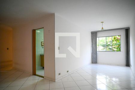 Sala de apartamento para alugar com 3 quartos, 94m² em Jardim Patente, São Paulo