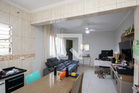 Sala e Cozinha de casa à venda com 3 quartos, 80m² em Parque Edu Chaves, São Paulo