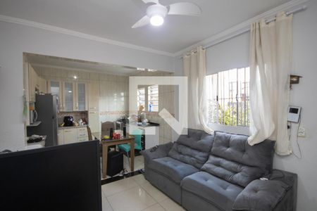 Sala e Cozinha de casa à venda com 3 quartos, 80m² em Parque Edu Chaves, São Paulo