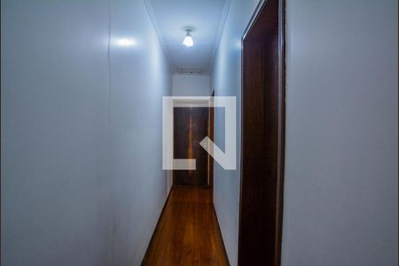 Corredor de casa à venda com 3 quartos, 175m² em Jardim Las Vegas, Santo André