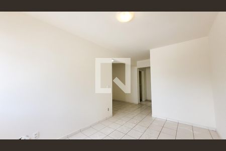 Sala de apartamento à venda com 2 quartos, 72m² em Vila Itapura, Campinas