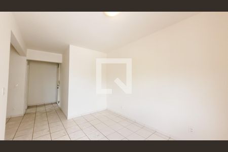 Sala de apartamento à venda com 2 quartos, 72m² em Vila Itapura, Campinas