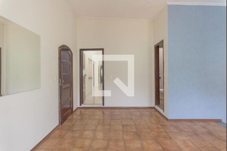 Casa à venda com 3 quartos, 244m² em Vila Madalena, Campinas