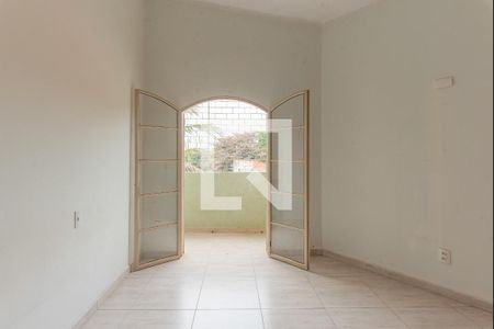 Casa à venda com 3 quartos, 244m² em Vila Madalena, Campinas