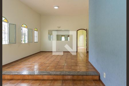 Casa à venda com 3 quartos, 244m² em Vila Madalena, Campinas