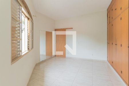 Casa à venda com 3 quartos, 244m² em Vila Madalena, Campinas