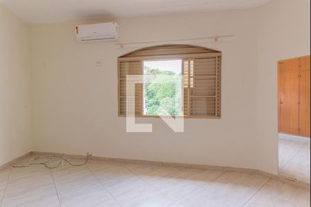 Casa à venda com 3 quartos, 244m² em Vila Madalena, Campinas