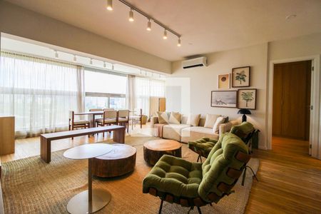 Sala/Varanda de apartamento para alugar com 1 quarto, 66m² em Pinheiros, São Paulo