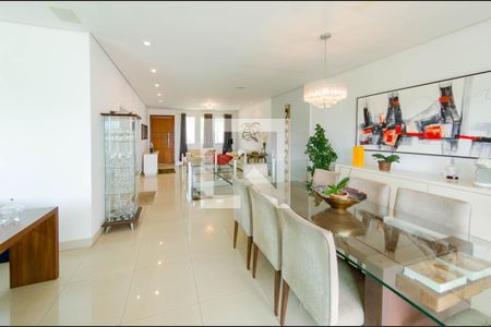 Sala de casa à venda com 4 quartos, 450m² em Santa Lúcia, Belo Horizonte