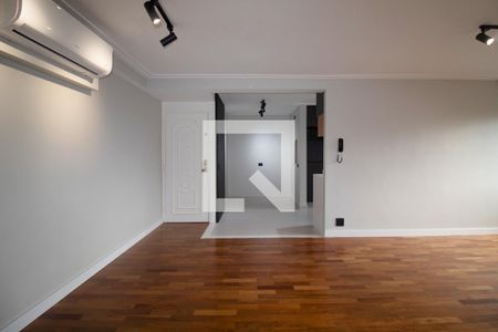 Sala de apartamento à venda com 3 quartos, 104m² em Vila Madalena, São Paulo