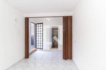 Quarto 2 de casa para alugar com 3 quartos, 90m² em Vila Jacuí, São Paulo