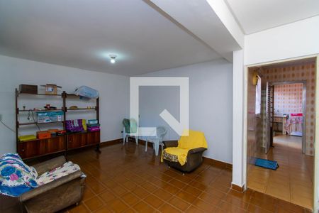 Sala de casa à venda com 3 quartos, 250m² em Jardim Teresa, São Paulo