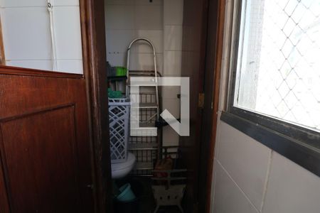 Apartamento para alugar com 145m², 3 quartos e 1 vaga Apartamento para alugar com 145m², 3 quartos e 1 vagaBanheiro de serviço