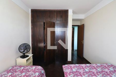 Apartamento para alugar com 145m², 3 quartos e 1 vaga Apartamento para alugar com 145m², 3 quartos e 1 vagaQuarto