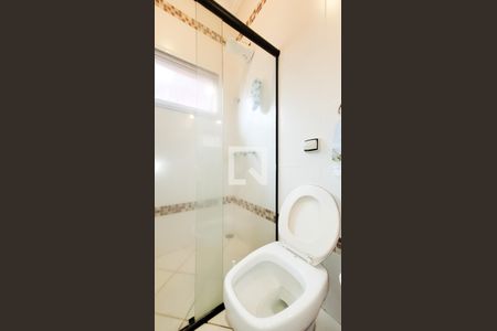 Casa de condomínio à venda com 350m², 4 quartos e 6 vagas Casa de condomínio à venda com 350m², 4 quartos e 6 vagasBanheiro