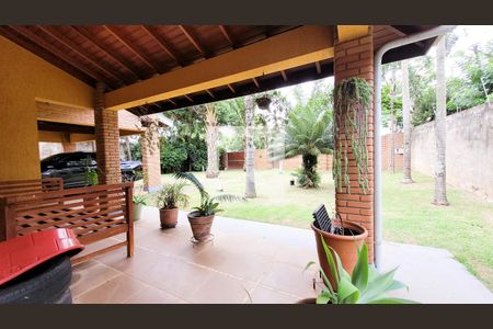 Casa de condomínio à venda com 350m², 4 quartos e 6 vagas Casa de condomínio à venda com 350m², 4 quartos e 6 vagasárea frente