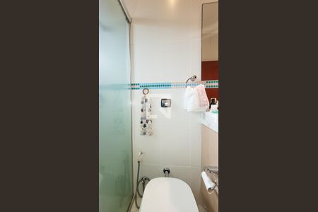 Casa de condomínio à venda com 350m², 4 quartos e 6 vagas Casa de condomínio à venda com 350m², 4 quartos e 6 vagasBanheiro Social