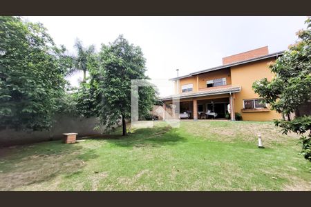 Casa de condomínio à venda com 350m², 4 quartos e 6 vagas Casa de condomínio à venda com 350m², 4 quartos e 6 vagasQuintal
