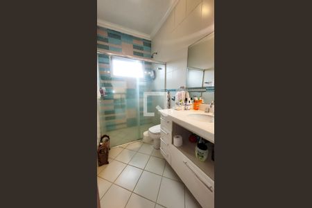 Casa de condomínio à venda com 350m², 4 quartos e 6 vagas Casa de condomínio à venda com 350m², 4 quartos e 6 vagasBanheiro Social