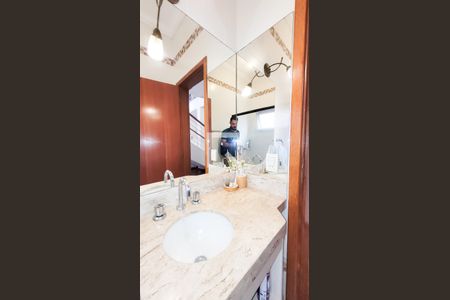 Casa de condomínio à venda com 350m², 4 quartos e 6 vagas Casa de condomínio à venda com 350m², 4 quartos e 6 vagasBanheiro