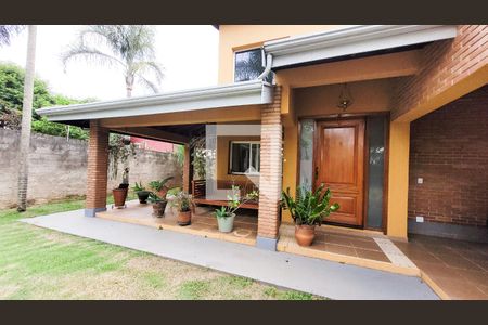 Casa de condomínio à venda com 350m², 4 quartos e 6 vagas Casa de condomínio à venda com 350m², 4 quartos e 6 vagasárea frente