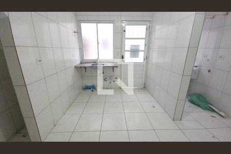 Sala/Cozinha de casa de condomínio para alugar com 1 quarto, 32m² em Parque Guarani, São Paulo