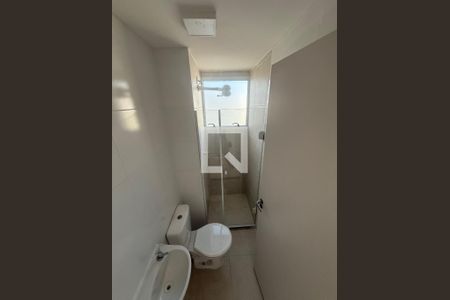 Banheiro de apartamento para alugar com 2 quartos, 39m² em Narandiba, Salvador