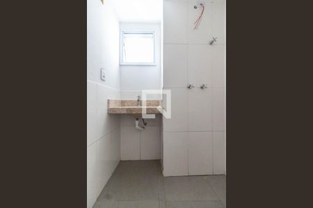Apartamento à venda com 41m², 2 quartos e 1 vaga Apartamento à venda com 41m², 2 quartos e 1 vagaBanheiro