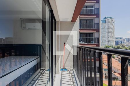 Varanda de kitnet/studio para alugar com 1 quarto, 25m² em Pinheiros, São Paulo